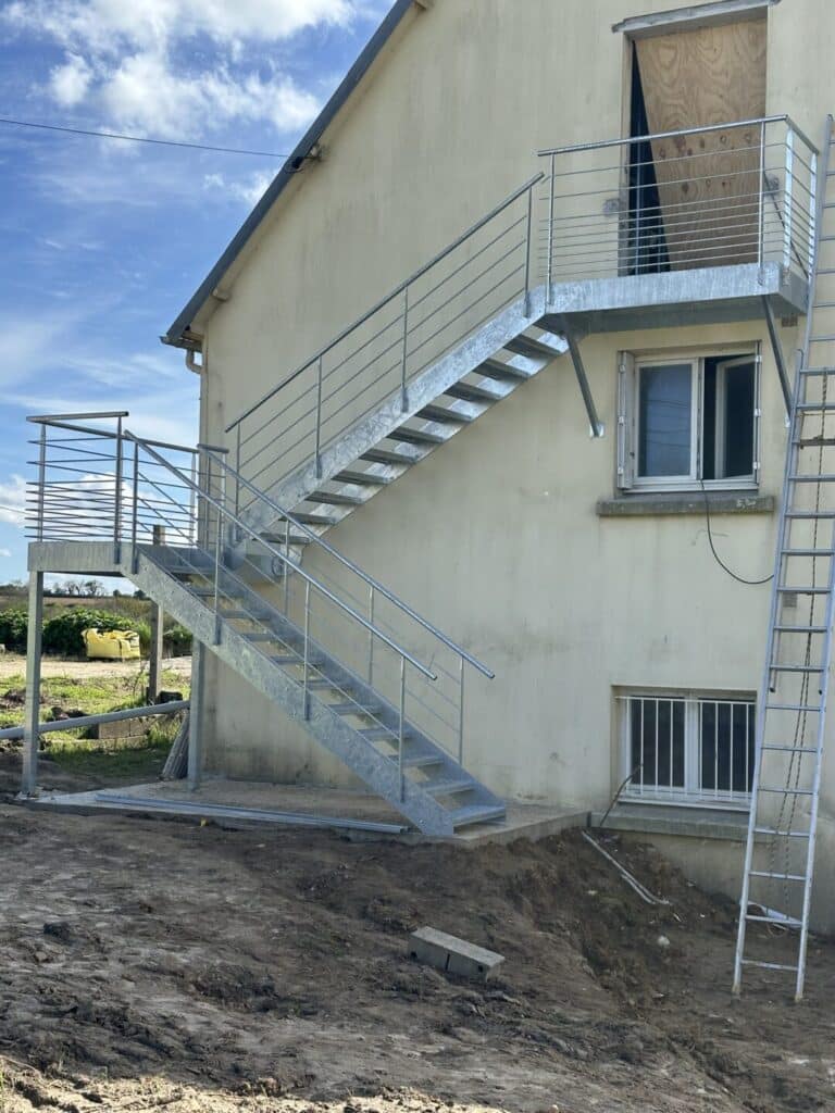 Escalier exterieur en galva Treflez - Plouescat Brest