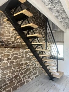 Escalier interieur bois metal limon central Plouescat 2 - Plouescat Brest