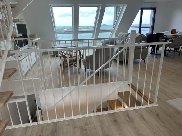 Escalier intérieur bois métal limon central Roscoff (3)
