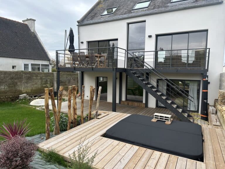 Terrasse sur pilotis et escaliers interieurs et exterieurs Plouescat - Plouescat Brest